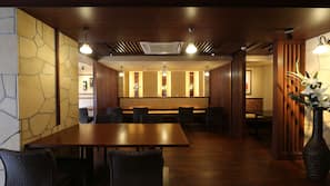 Food Court