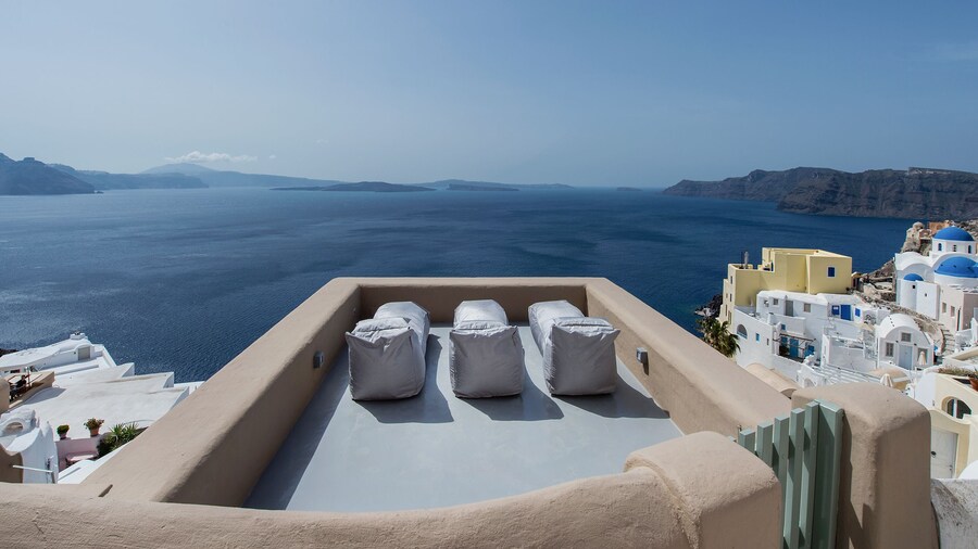 Ammos Oia Mansion