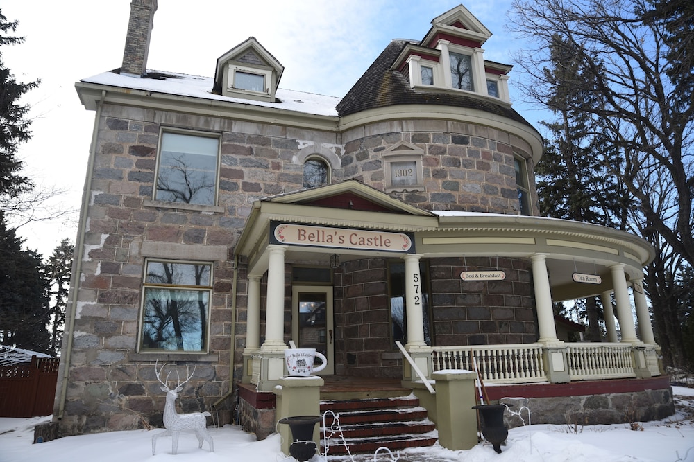 Bella's Castle in Morden Best Rates & Deals on Orbitz