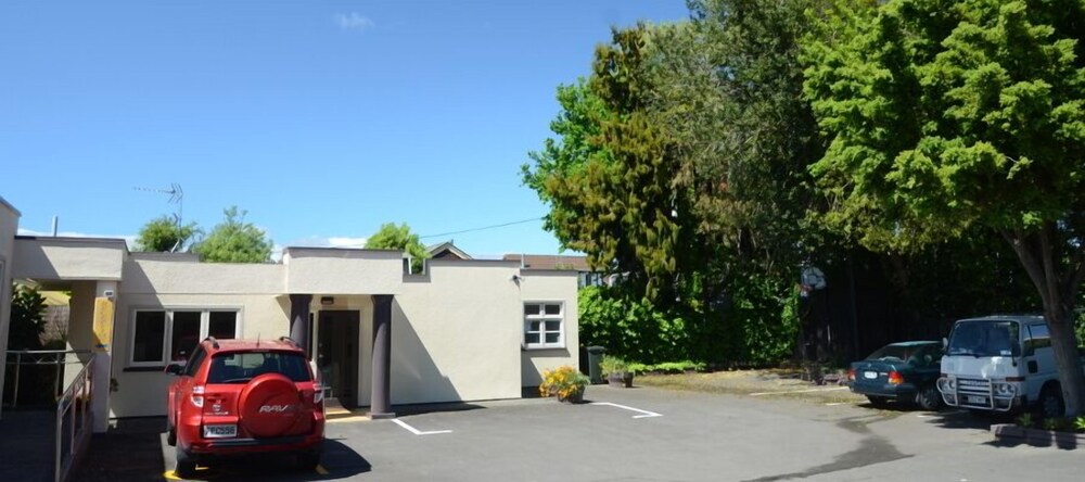 Penny S Accommodation Palmerston North Nzl Expedia Co Nz Exterior Featured Image Interior Entrance Guestroom Hotel
