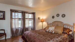 1 bedroom, premium bedding, iron/ironing board, free WiFi