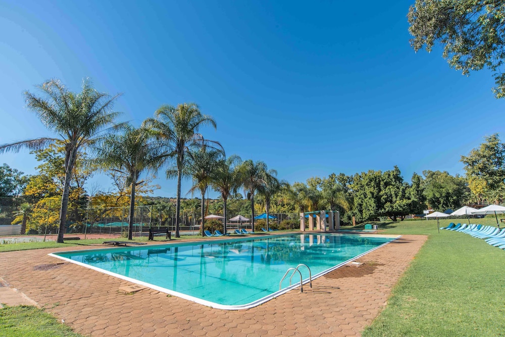 Sparkling Waters Hotel Spa In Rustenburg Hotel Rates Reviews On Orbitz