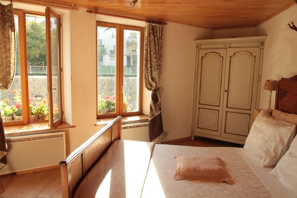 Room Deals for B&B Golden Lion, Bouillon starting at Hotwire