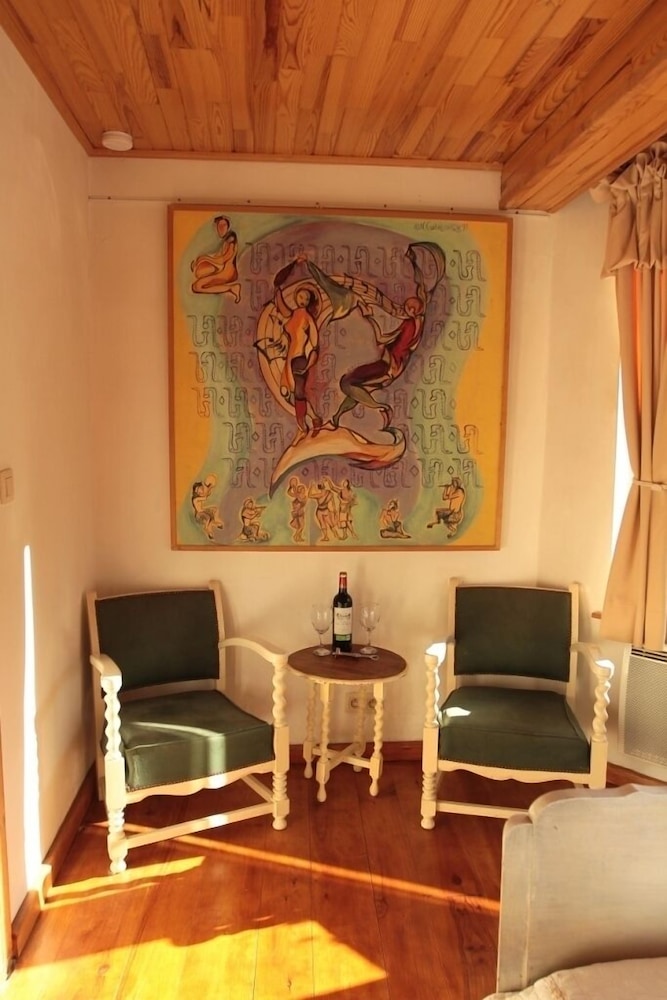 Room Deals for B&B Golden Lion, Bouillon starting at Hotwire