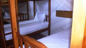 Schreibtisch, schallisolierte Zimmer, kostenloses WLAN
