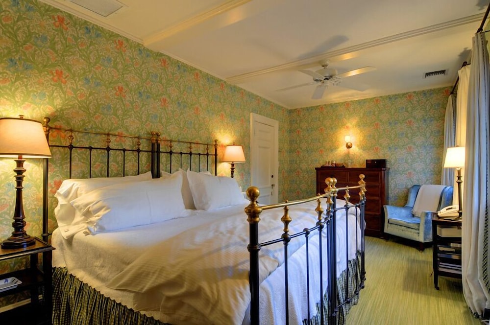 The Baker House 1650 in East Hampton Best Rates & Deals on Orbitz