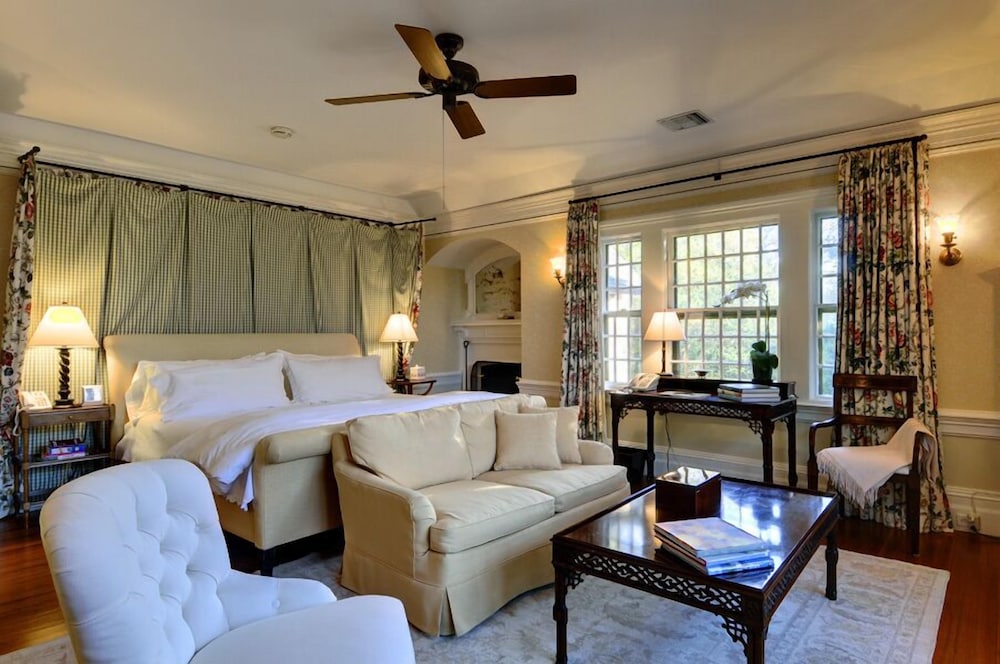 The Baker House 1650 in East Hampton Best Rates & Deals on Orbitz