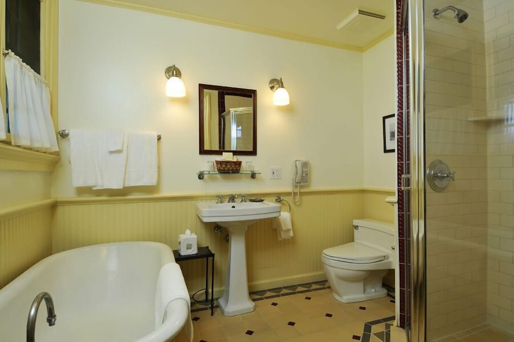 The Baker House 1650 in East Hampton Best Rates & Deals on Orbitz