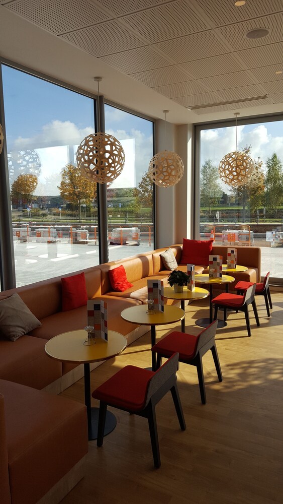 Lounge, ibis Styles Guyancourt Versailles