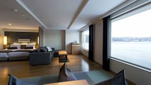 In-room safe, laptop workspace, blackout curtains, free WiFi