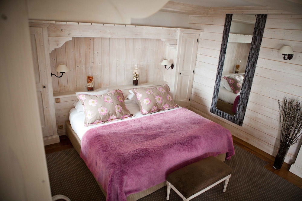 Hôtel Barmes de L'Ours in Val DʼIsère, France