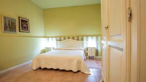 1 bedroom, minibar, individually decorated, desk