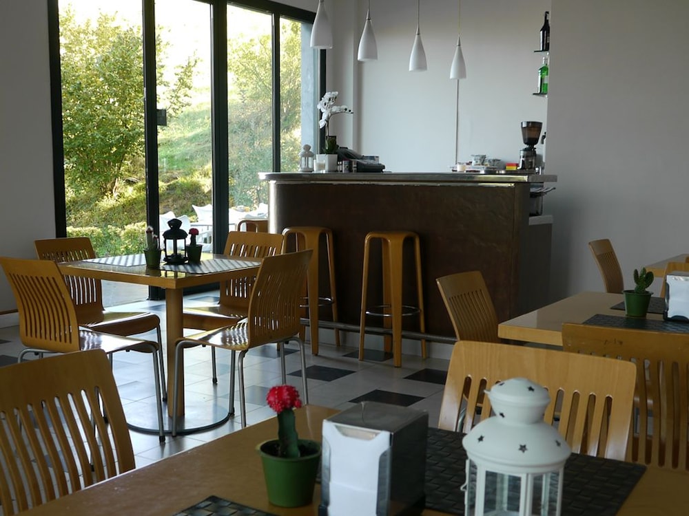 Photo - Hotel Txintxua