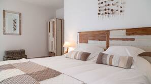 Premium bedding, desk, iron/ironing board, cots/infant beds