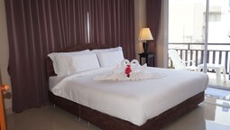 Kata Beachwalk Hotel And Bungalows In Phuket Expedia