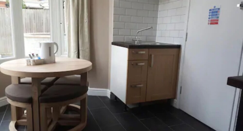 Private kitchenette, Rye Court Hotel