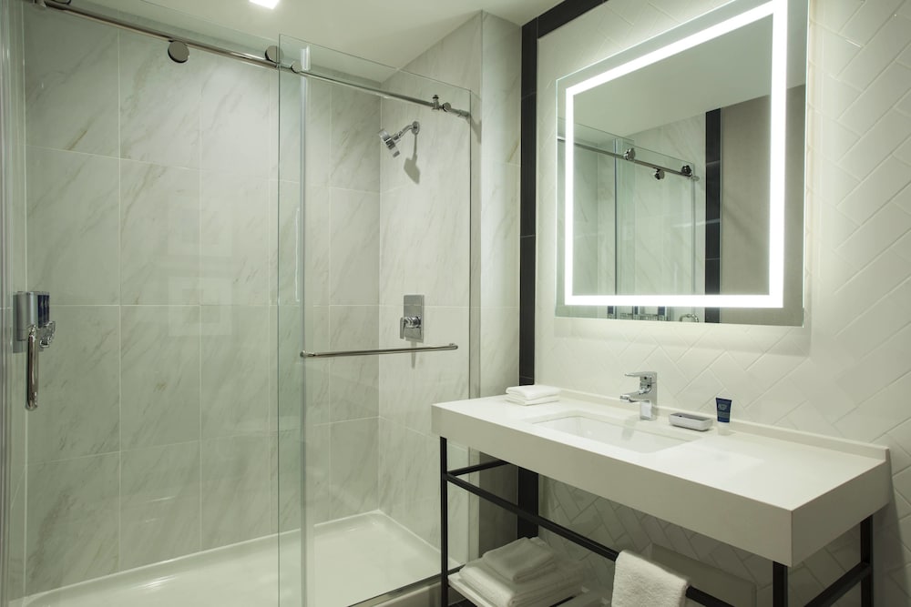 Four Points By Sheraton Manhattan Midtown West 2018 Room S Guestroom In Room