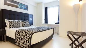 Minibar, coffre-forts dans les chambres, rideaux occultants