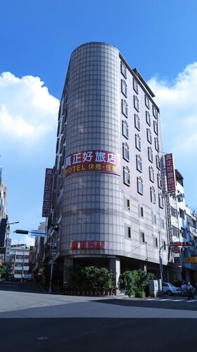 豐原區必去景點 豐原區豐原廟東夜市觀光旅遊景點介紹 Expedia Com Tw