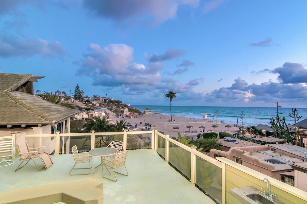 Moonlight Beach Home In Encinitas By Redawning In Encinitas