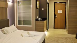 Desk, iron/ironing board, free WiFi