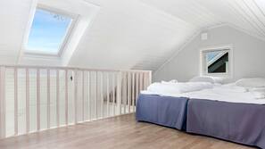 Strykejern/-brett og babysenger (mot et tillegg)