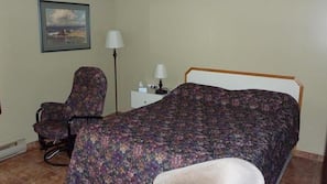Iron/ironing board, free WiFi