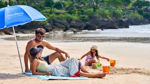 Beach nearby, white sand, free beach shuttle, beach towels