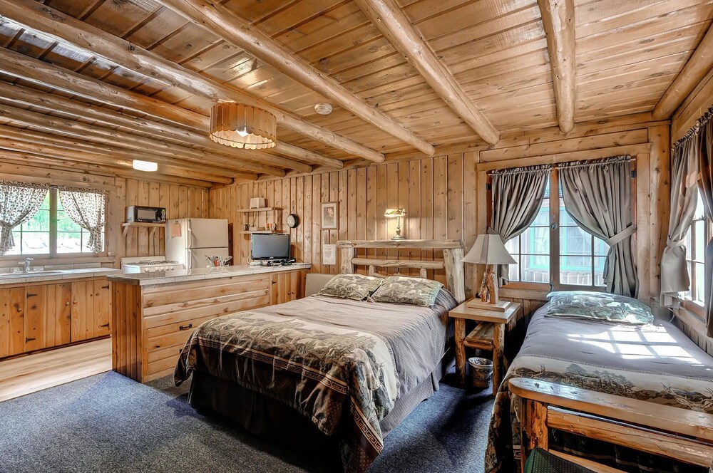 Colorado Bear Creek Cabins in Denver | Hotel Rates ...