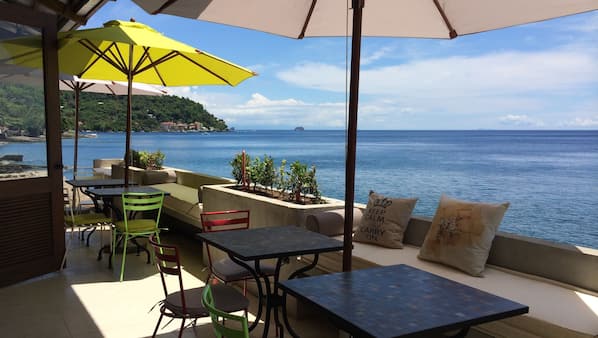 Breakfast, lunch and dinner served, international cuisine, beach views