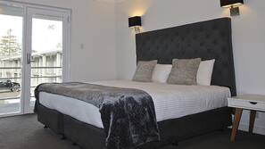 Minibar, desk, iron/ironing board, free WiFi