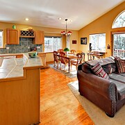 Lake Tahoe Chalet Rental 3 Bedrooms Sleeps 10 1870 Bella