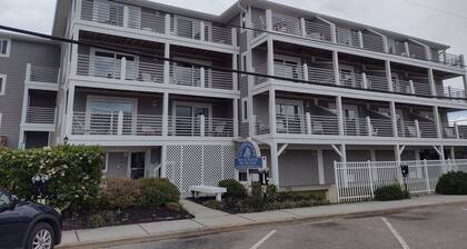Sandpeddler Inn & Suites