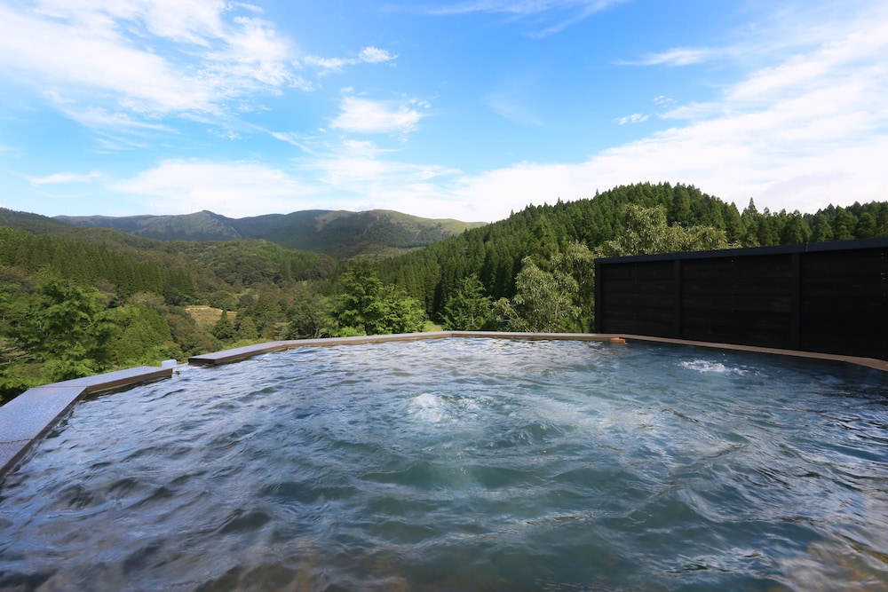 Hot springs, Kurokawa Onsen Gosyo Gekkoujyu