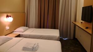 Desk, iron/ironing board, free WiFi, wheelchair access