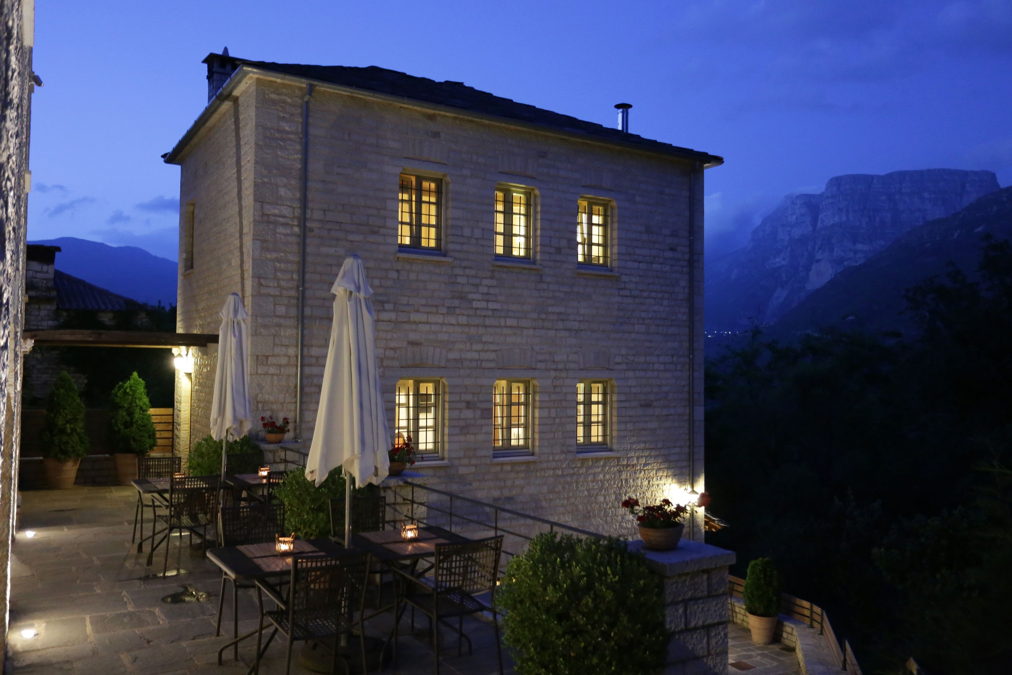 Gamila Rocks Mountain Hotel in Arísti, Greece