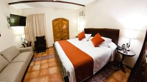 Premium bedding, desk, iron/ironing board, free WiFi