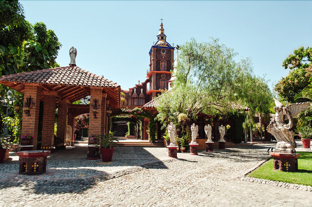 Estancia Villa Real in Autlán de Navarro Hotel Rates & Reviews on Orbitz