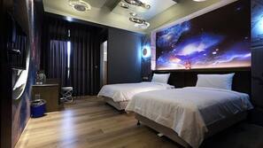 Free WiFi, linens