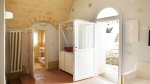 Minibar, culle/letti per bambini (gratuiti), Wi-Fi gratuito
