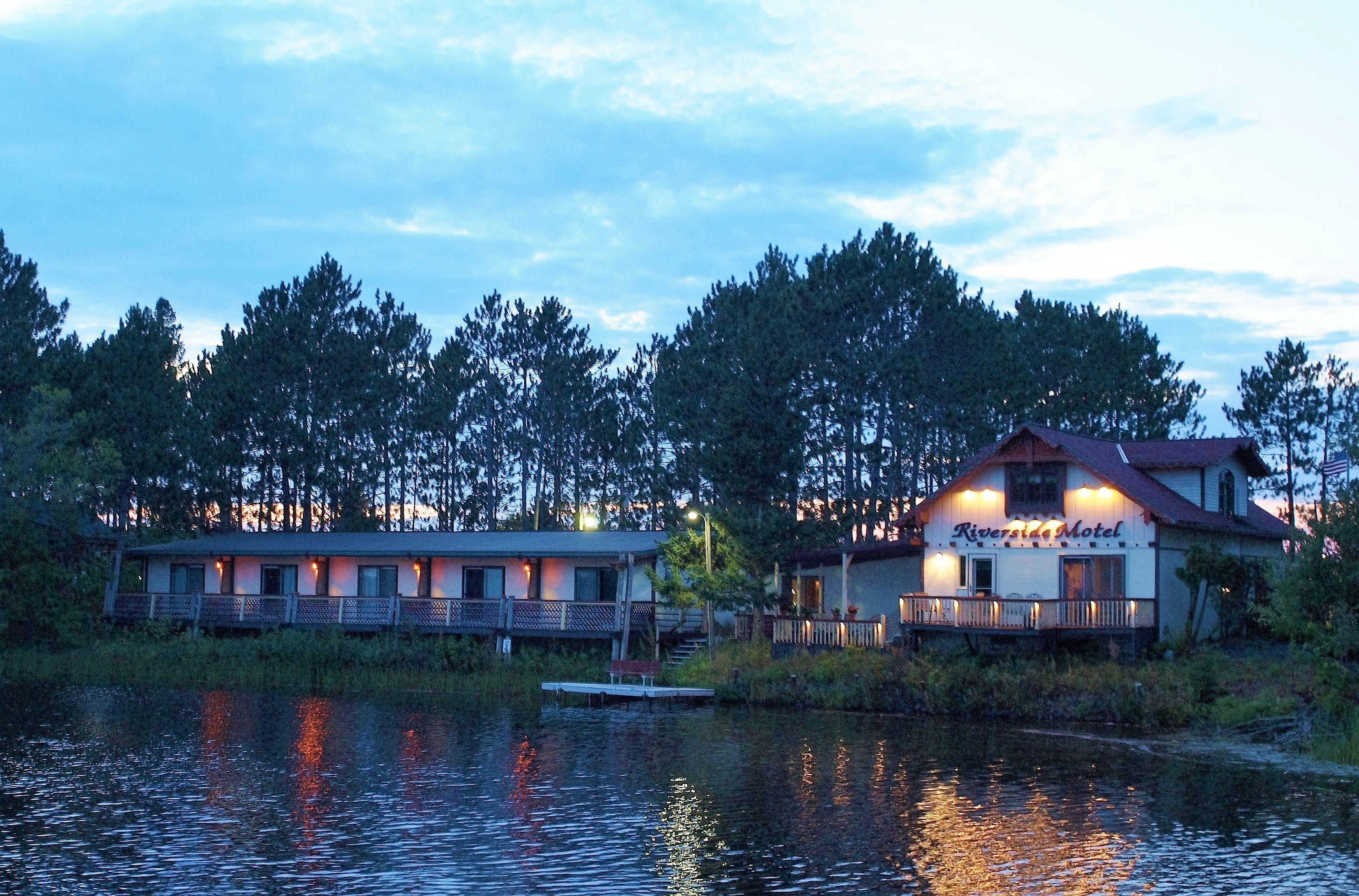 The Riverside Motel In Hayward Wi Expedia