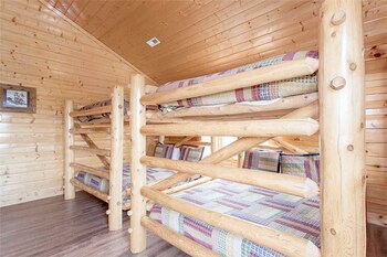 Black Bear Manor By Redawning Reviews Photos Rates Ebookers Com