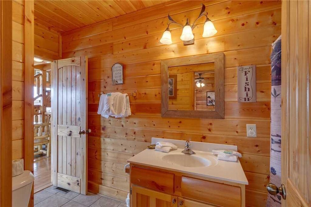 A Walk In The Clouds By Redawning Pigeon Forge Usa Lastminute