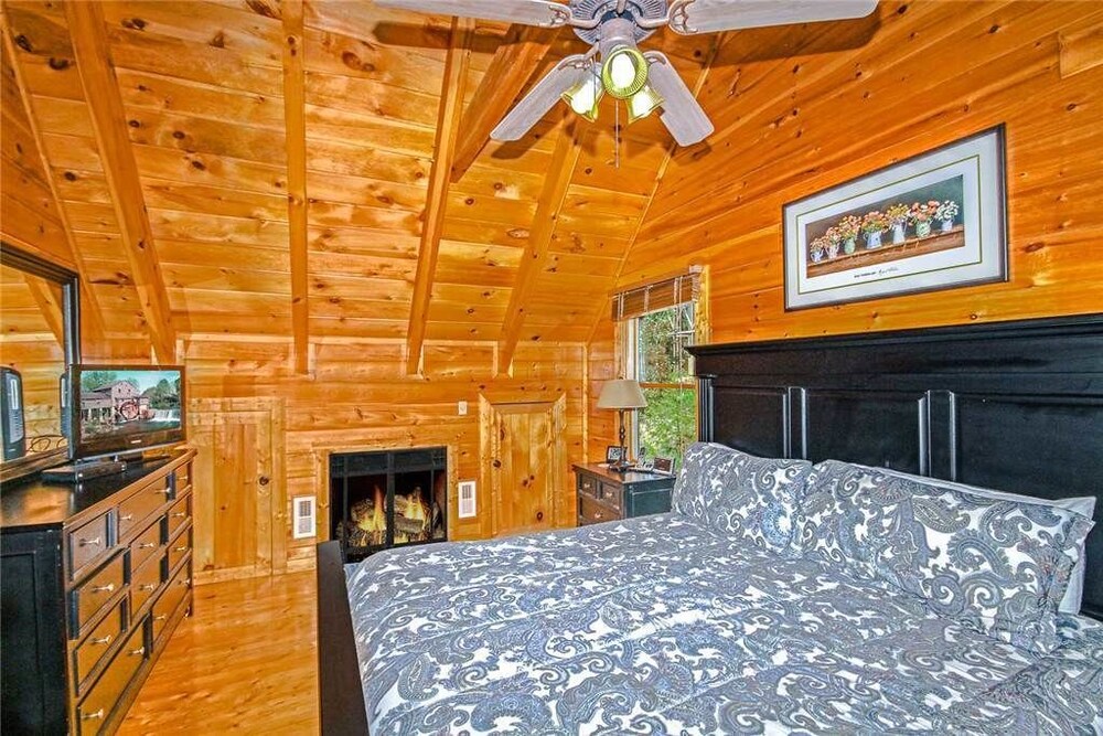 Smoky Mountain Dreams By Redawning In Gatlinburg Pigeon Forge