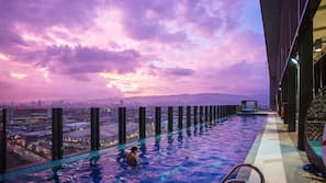 Outdoor pool, pool loungers