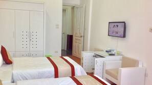 Minibar, desk, free WiFi
