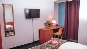 Schreibtisch, schallisolierte Zimmer, kostenloses WLAN, Bettwäsche