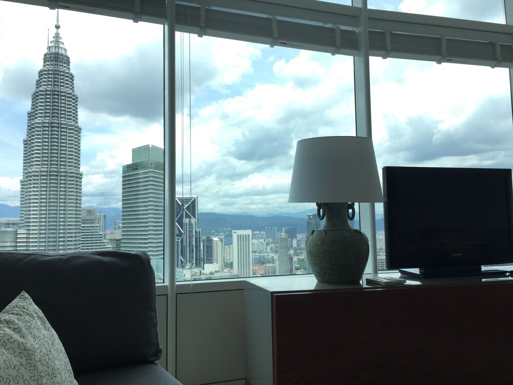 Vortex Suite Klcc : Master Room for Rent at Vortex Suites KLCC Near