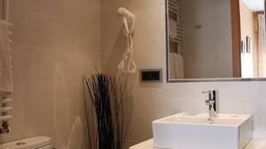 Douche, articles de toilette gratuits