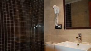 Douche, articles de toilette gratuits